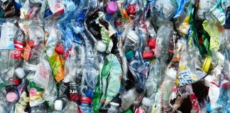 Bottiglie prodotte con 100% di PET riciclato